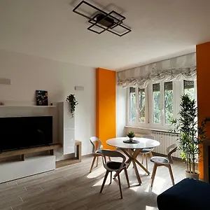 The Bright Place: Wide And Modern In Appartamento Milano